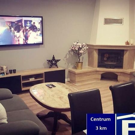 Red Rose Apartament -Parking -Taras- Faktura Vat เคียลเซ ภายนอก รูปภาพ