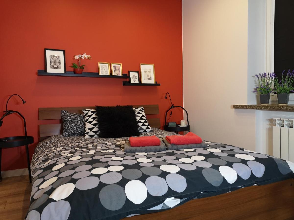 Red Rose Apartament -Parking -Taras- Faktura Vat เคียลเซ ภายนอก รูปภาพ